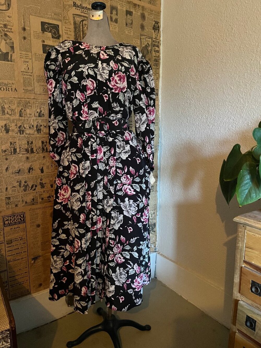 Vintage Le Petite Connection Floral Midi Dress